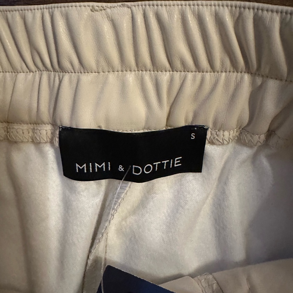 Ivory - Picture 3 of 4